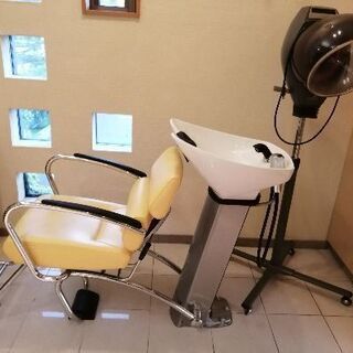 シャンプー台、チェア(美容師専用) Amazon｜Keketa サロン用 シャンプーチェア 洗面器付 シャンプー