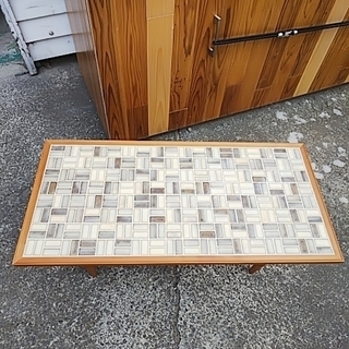 相談家具屋の1点もの！タイルのテーブル