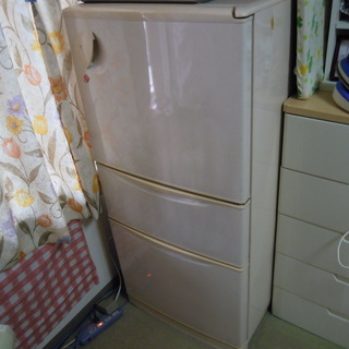 HITACHI 日立　3ドア冷凍冷蔵庫 215L（R-22YK）