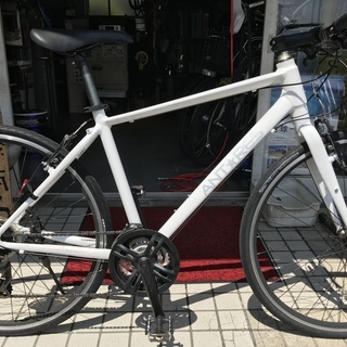 カッコいい白のクロスバイク アンタレス
