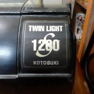 【お取引中】KOTOBUKI１２０cm大型水槽用蛍光灯ユニット！...