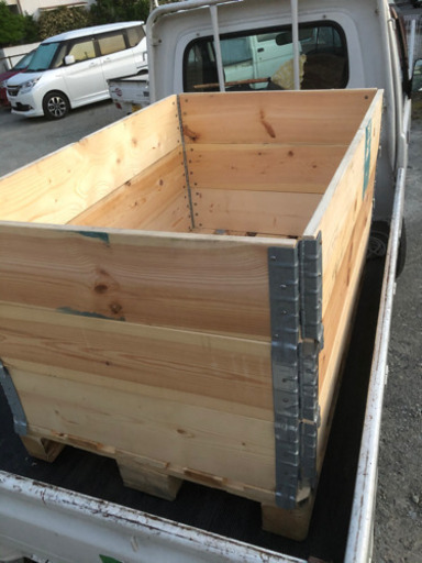 スウェーデン製　木箱　パレット上組み立て式