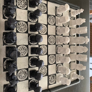 高級チェス盤（ベトナム製ハンドメイド。折り畳み式）