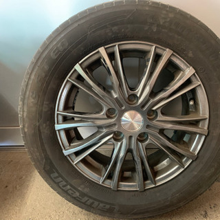 タイヤホイールセット　タイヤバリ目　ガンメタ15インチ　セレナノアヴォクシーなど