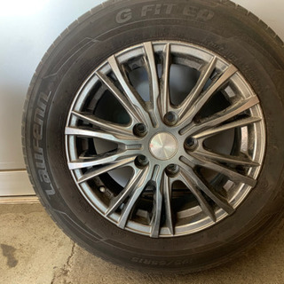 タイヤホイールセット　タイヤバリ目　ガンメタ15インチ　セレナノアヴォクシーなど