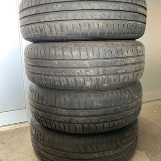 タイヤホイールセット　タイヤバリ目　ガンメタ15インチ　セレナノアヴォクシーなど