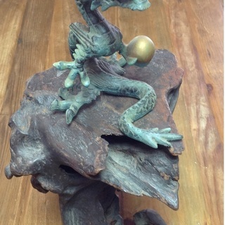 ｢龍｣の開運置物&骨董木台･私はこれで・・・(離島を除く・全国送ります)
