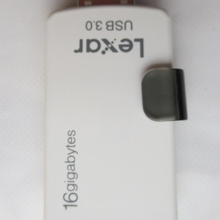 USBメモリ（iPhone/iPad対応）