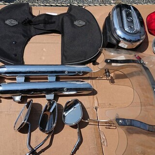 値下げしました　ハーレーダビッドソン　早い人順で　883L-I　ホワイト　セル一発　カスタム多数　改造部品多数