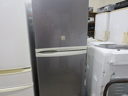 デンウー冷蔵庫227L　2011年製幅：55cm、奥行：59cm、高さ：162cm