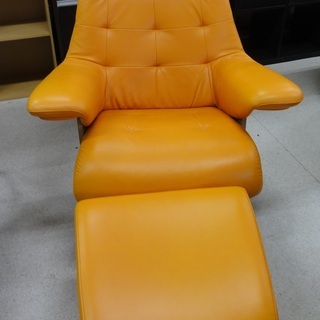 カリモク ザ・ファースト リクライニングチェア オットマン付 オレンジ【ユーズドユーズ名古屋天白店】