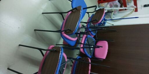 【引き取り限定 大阪 難波】 椅子 ピンク×5 青×6 セット　飲食店用 家庭用