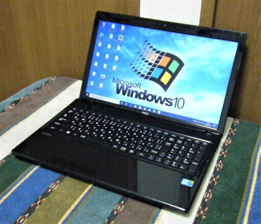 15.6型液晶/光沢✨ブラックボディ♪/カメラ/マイク/高性能Core i3/大容量！HDD320GB♪/快適♬メモリ4GB/HDMI/USB3.0☆彡/Microsoft Offce 2016✎/すぐ使えるWindows10♪/すぐ繋がるWi-Fi/DVDSマルチ(コピー可)/SDカードスロット/点検整備清掃済み/NEC VersaPro