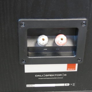 元値８万円の高級オーディオスピーカーを半額以下で　DALI  SPEKTOR6ブラック(ペア)