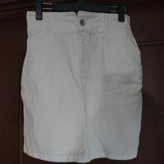 PAGEBOY白の綿のスカートMサイズ