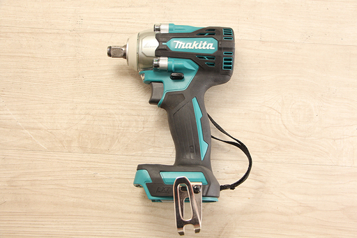 中古美品 makita マキタ 充電式インパクトレンチ TW300DZ 18V 本体 + 純正ケース(D3544Ymwx)