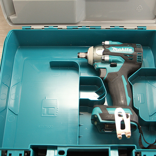 中古美品 makita マキタ 充電式インパクトレンチ TW300DZ 18V 本体 + 純正ケース(D3544Ymwx)