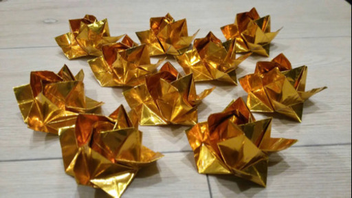 折り紙 立体バラ大10個 金色 キャビグラ 今福鶴見のその他の中古あげます 譲ります ジモティーで不用品の処分