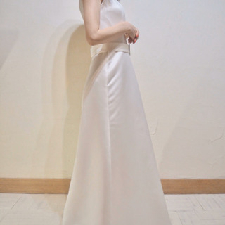 新品 ウエディングドレス スワロフスキーベルト