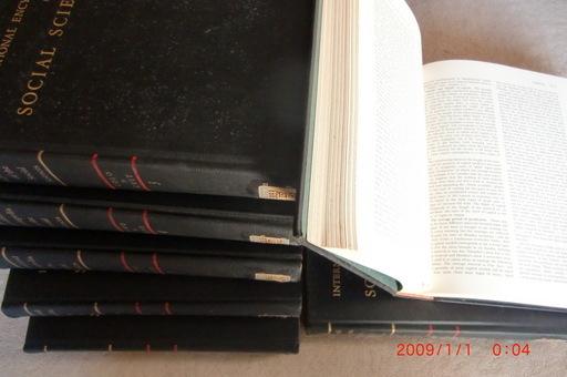 社会科学大辞典(英文)17冊 - 語学、辞書 