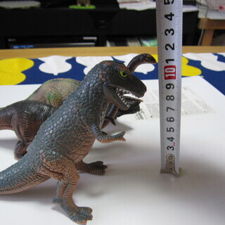 恐竜３体