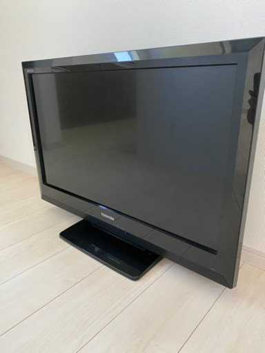 TOSHIBA 32型　液晶テレビ 8500円