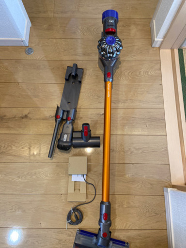 ダイソン　Dyson v8 fluffy