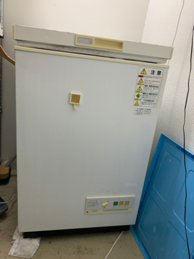 現役！大型冷凍庫75ℓリットル