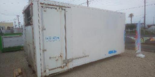 鍵付き】【横スライド扉】【収納式の中扉付き】保冷コンテナ 物置き