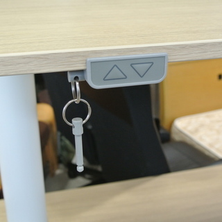 イケア ベカント 電動昇降式デスク 22727。作業台などに！