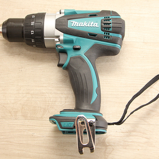 中古美品 makita マキタ　18V 充電式震動ドライバドリル　HP458D　本体＋ケース(D3543hwxY)