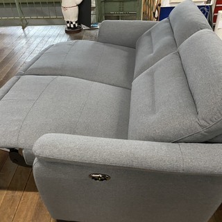 2人掛け電動ソファー！メーカー上代だと18万円します！モーターも静か