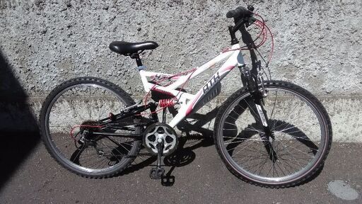 《商談成立しました》《市内配達無料》中古車　26インチ　マルキン社製　MTB　３X６段切り替え