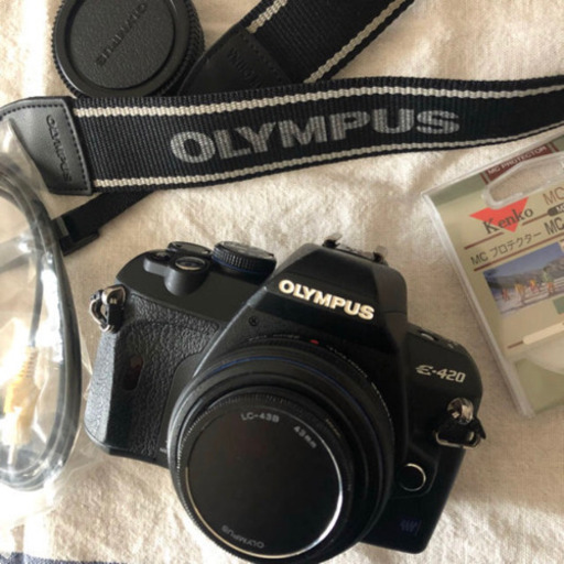 OLYMPUS E-420、単焦点レンズ（25mm F2.8）フィルター付き