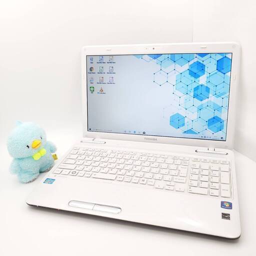 東芝 Corei7 メモリ8GB SSD250GB ノートパソコン  ホワイト