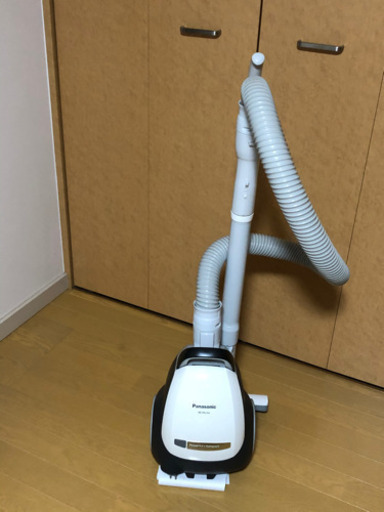 信頼のパナソニック（Panasonic）のパワフル掃除機（紙パック）２０１５年製
