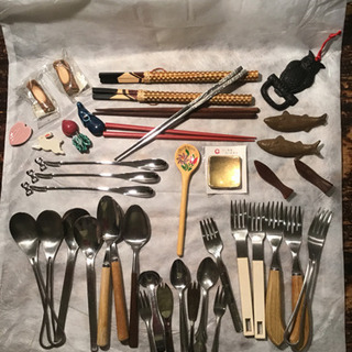 スプーン、フォーク、箸、箸置き、マドラー。