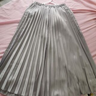 【新品未使用】灰色スカート