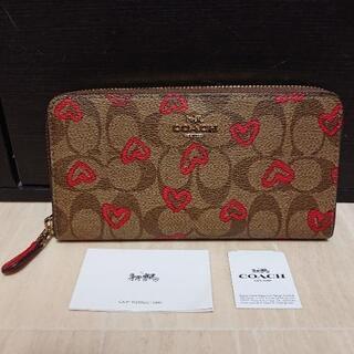最新作COACH シグネチャークレヨン ハート プリント長財布ラウンドファスナー
