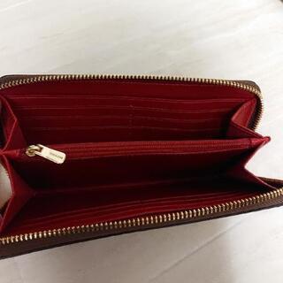 最新作COACH シグネチャークレヨン ハート プリント長財布ラウンドファスナー 最新作COACH シグネチャークレヨン ハート プリント長財布ラウンド