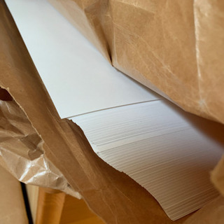 交渉中のため受付停止中！大きめサイズの白い紙　しっかりした紙です