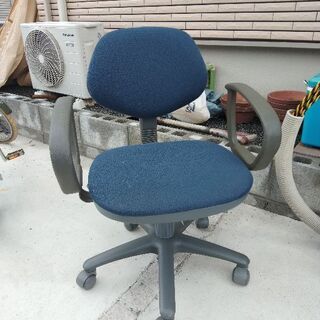 事務用の椅子（1～4個）