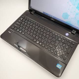 富士通 Corei5 メモリ8GB SSD128GB ノートパソコン