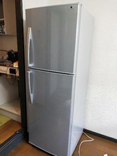 冷蔵庫 230L　2016年製