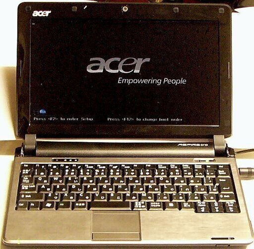 【値下げ！】Acer Aspire One KAV60 Win10 Pro 32Bit 1024Mb 無線LAN  お気軽にご連絡下さい^_^