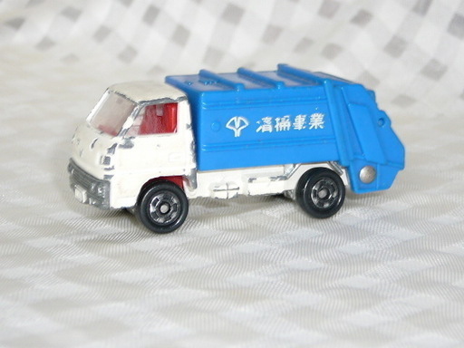 各所剥げありトミカno 10三菱キャンター3725清掃事業ゴミ収集車tomicamitsubishi Canter アン 宿院のミニカーの中古あげます 譲ります ジモティーで不用品の処分