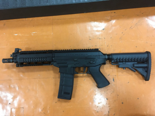 キングアームズ SIG556 カービン ショートモデル ブローバック 電動ガン マガジン6本付き
