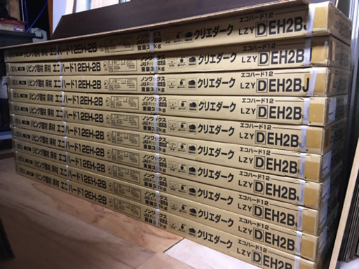 新品未開封フローリング　10ケース＋バラ2枚