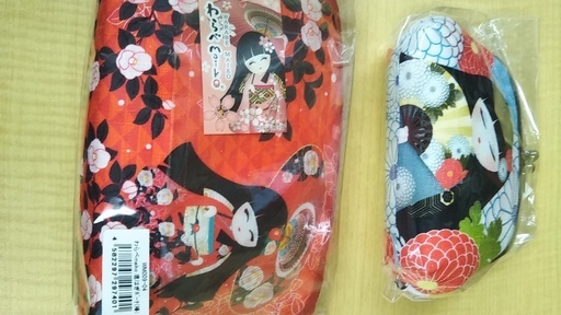 ポーチとがま口の小銭入れです。　新品です。