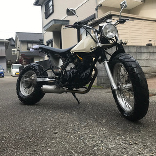 ヤマハ　TW200 カスタム　スカチューン　ロンスイ　ローダウン